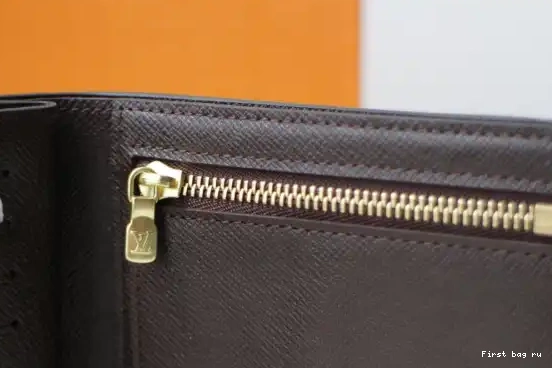 First bag ru LOUIS AMERIGO VUITTON WALLET 0428